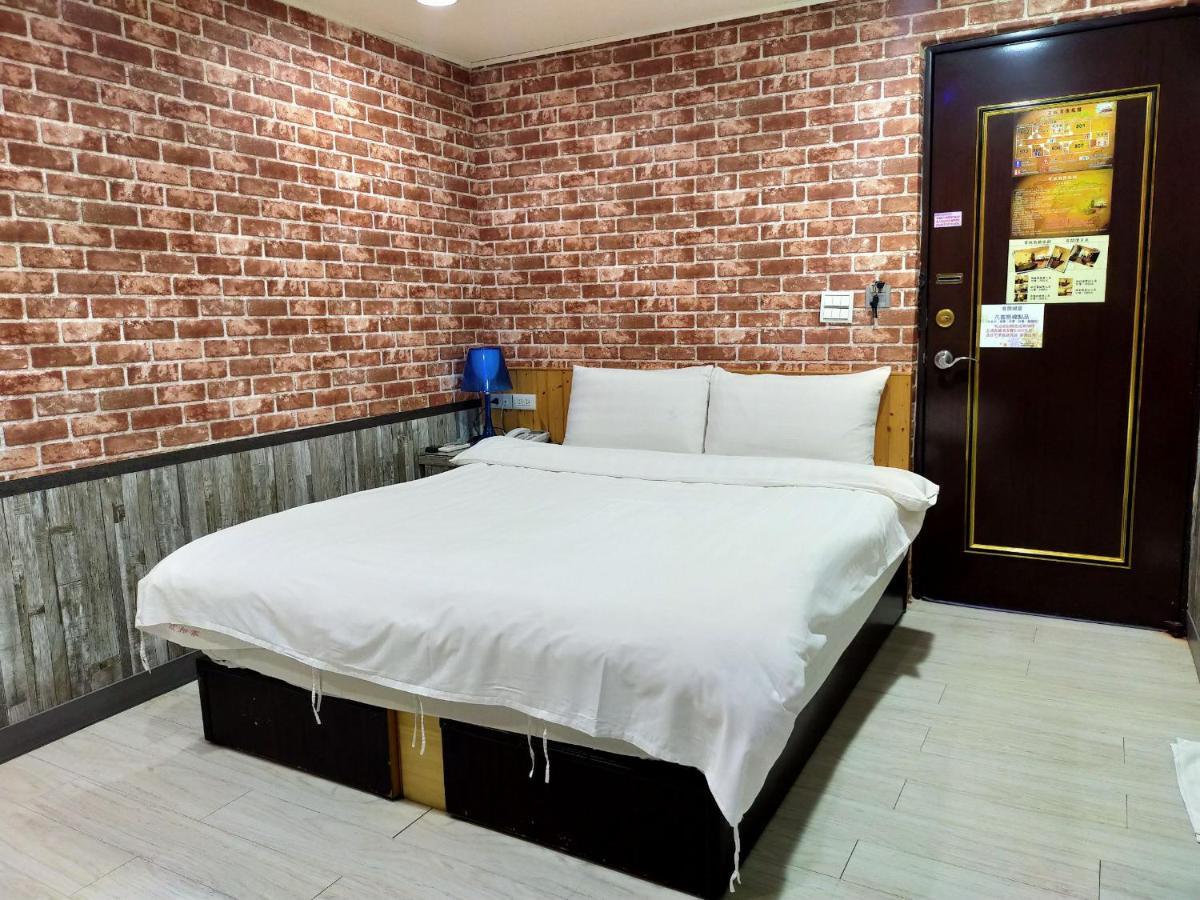 Bin Chen Business Hotel Hsinchu City Exterior photo