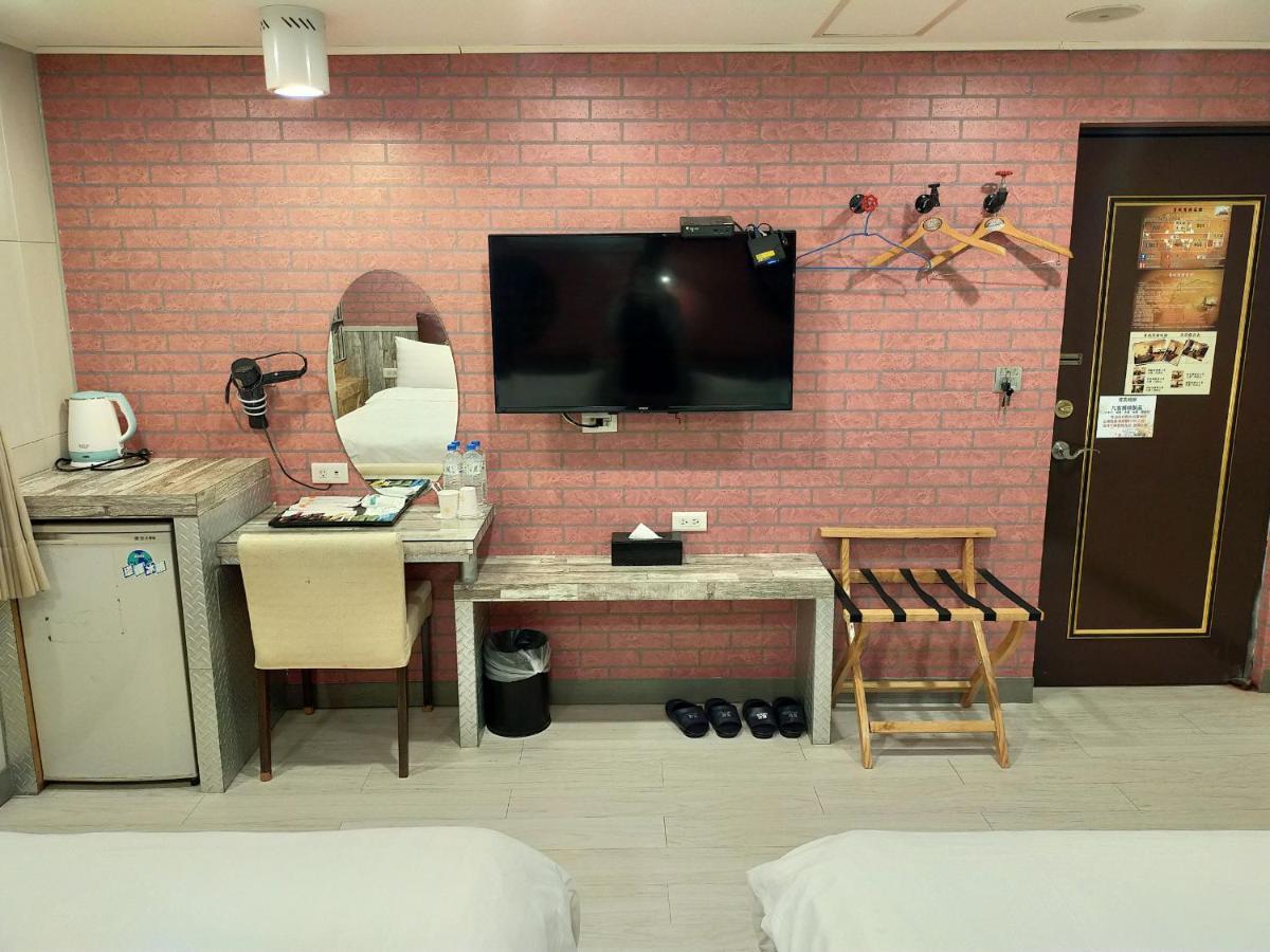 Bin Chen Business Hotel Hsinchu City Exterior photo