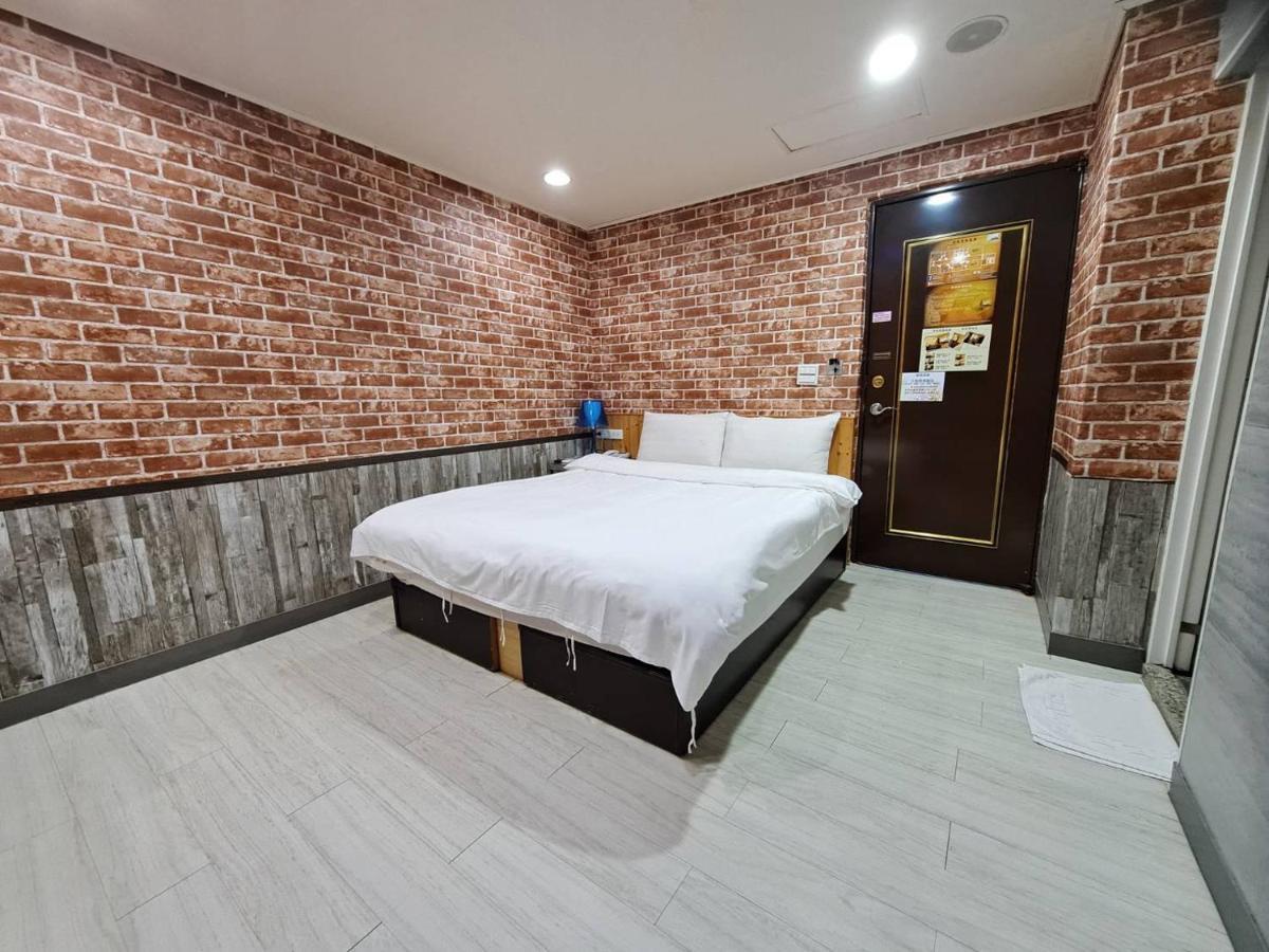 Bin Chen Business Hotel Hsinchu City Exterior photo