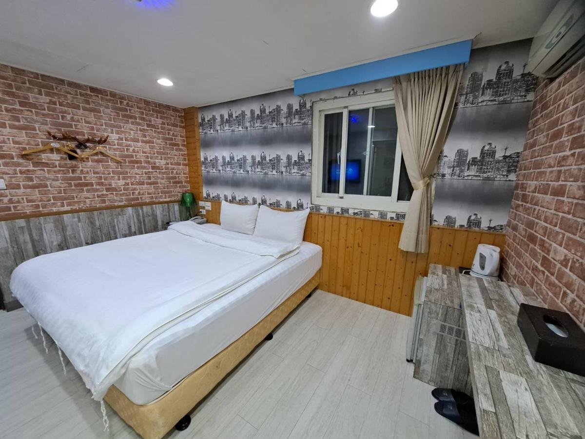 Bin Chen Business Hotel Hsinchu City Exterior photo