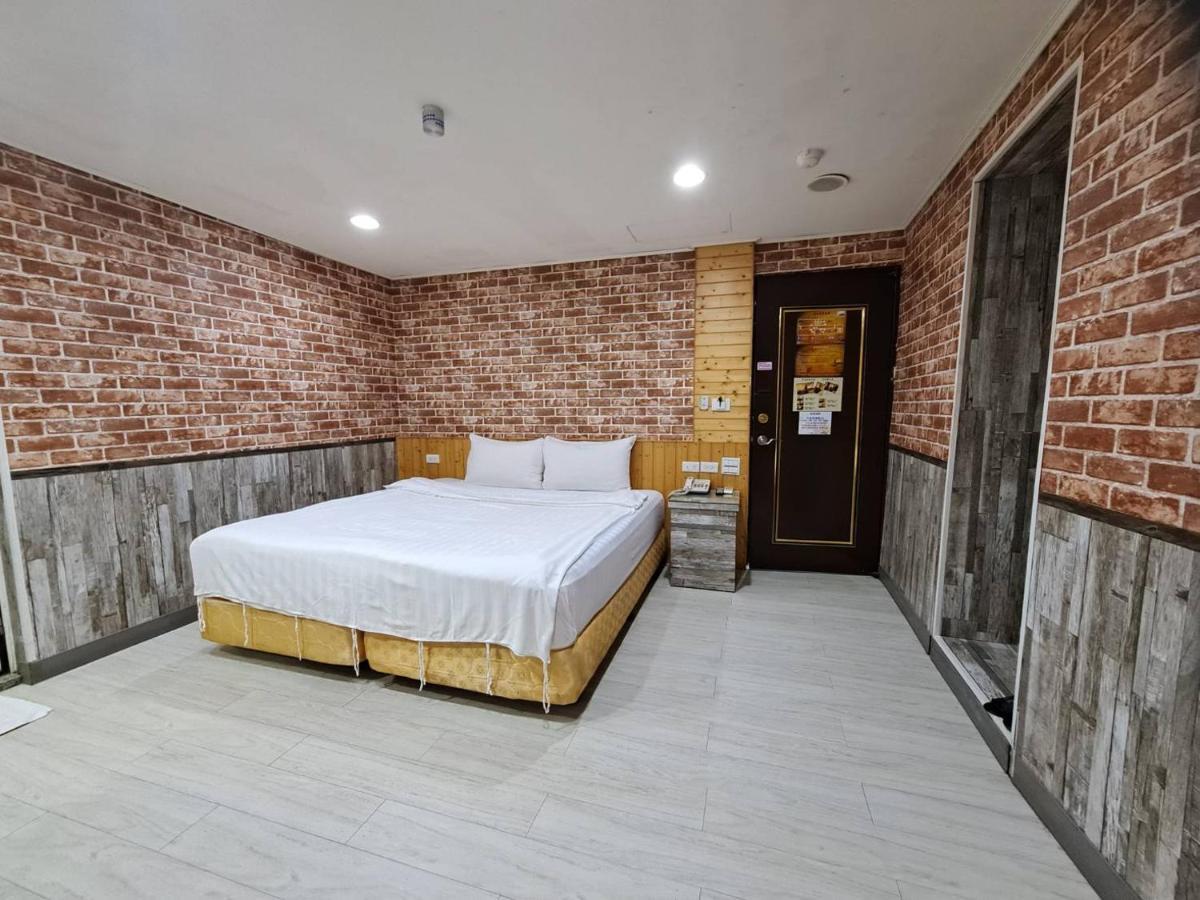 Bin Chen Business Hotel Hsinchu City Exterior photo
