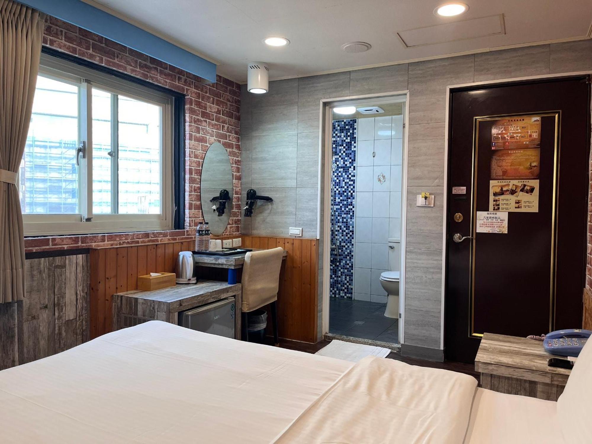Bin Chen Business Hotel Hsinchu City Exterior photo
