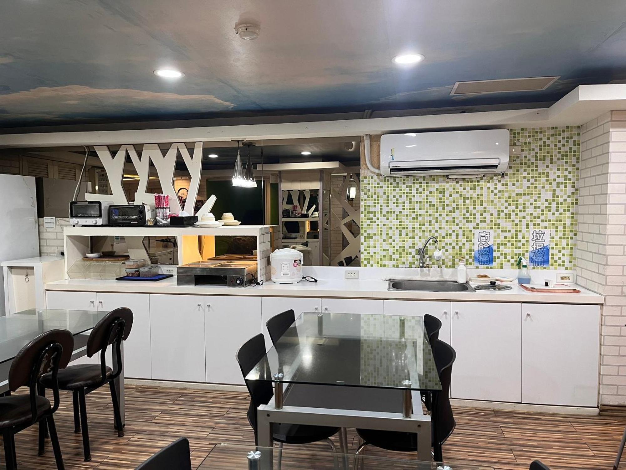 Bin Chen Business Hotel Hsinchu City Exterior photo