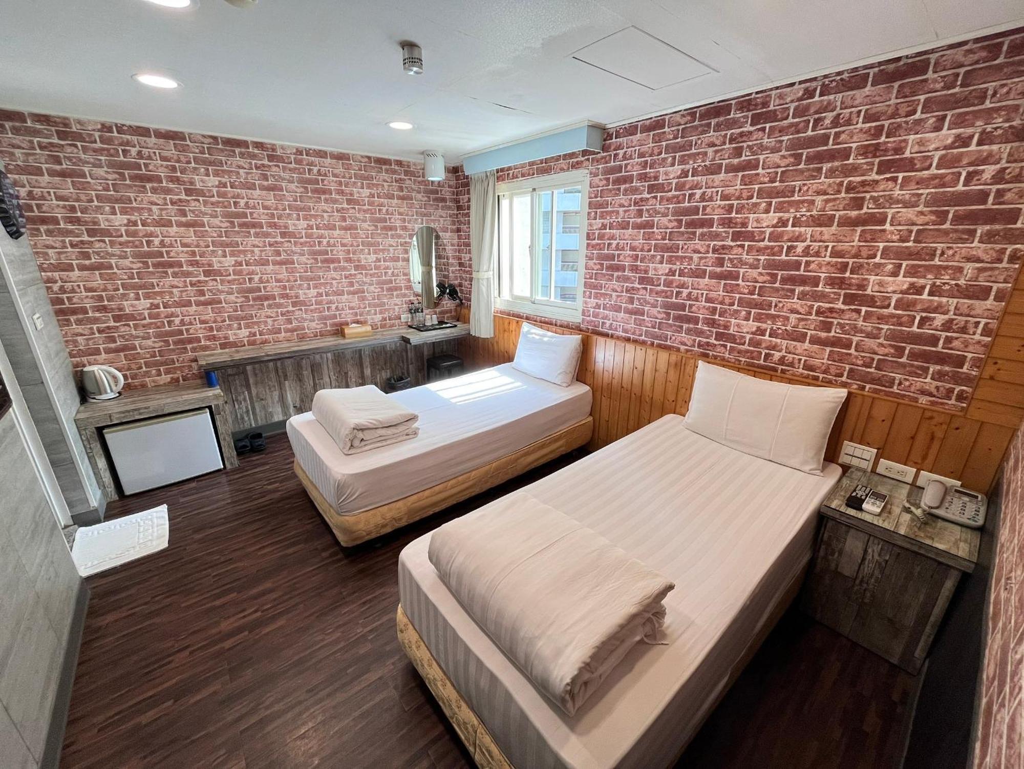 Bin Chen Business Hotel Hsinchu City Exterior photo